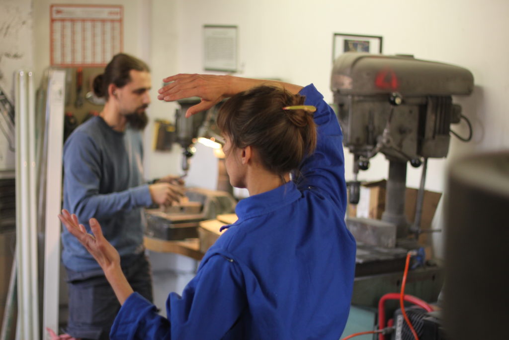 Ahnönhymnes, nos Mondes au Travail, coutellerie Roland Lannier, Delphine Robet par Sarah Vigier